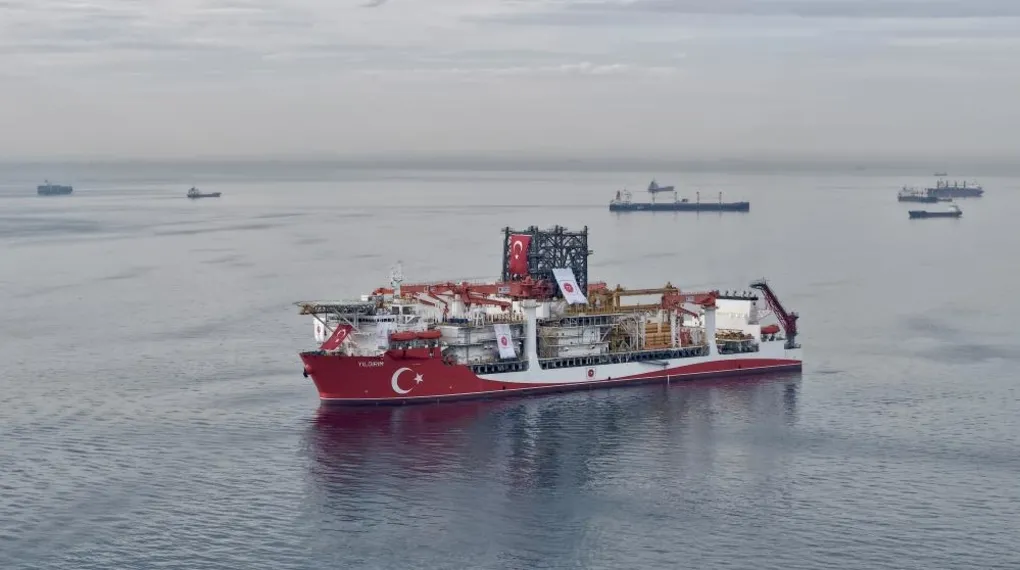 Türk sondaj gemisi havadan görüntülendi