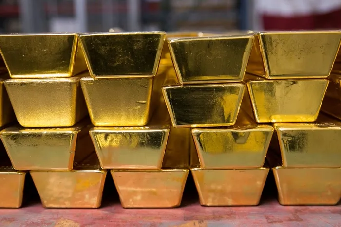 Altın zirveye koşuyor! İşte piyasalarda son tablo | SON DAKİKA Gram altın Cumhuriyet altını çeyrek altın fiyatları 13 Ekim 2021