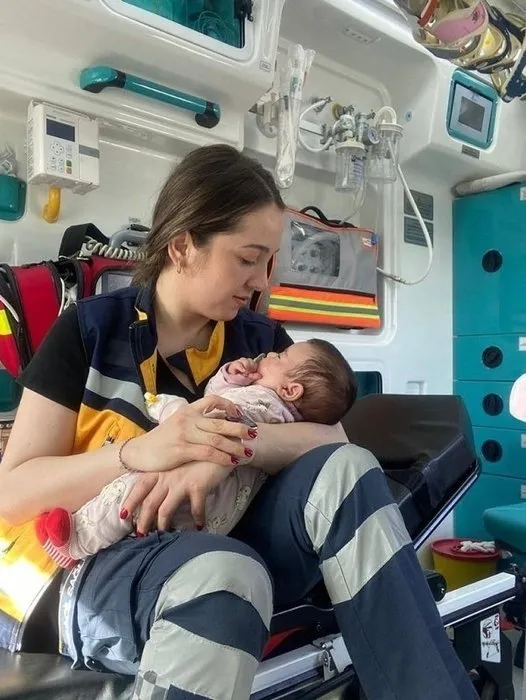 nisa-mihriban-bebegi-sokaga-terk-etmisti-anne-ebru-s-hakkinda-flas-gelisme-1649933745436.jpg Nisa Mihriban bebeği sokağa terk etmişti! Anne Ebru S. hakkında flaş gelişme - 2