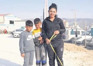 Hatay’da anne ve 3 çocuğunu böyle kurtardı! “Onun sayesinde hayattayız”