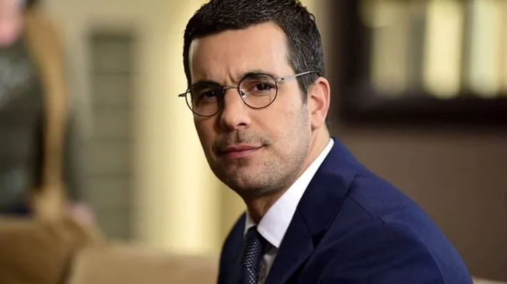 Yemin dizisinin Avukat Kemal’i Can Verel annesiyle şok etti! Meğer Yeşilçam yıldızıymış...