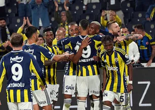 Antalyaspor maçı sonrası Fenerbahçe hocası Tedesco'ya sert eleştiri: Seçimleri yine hatalı