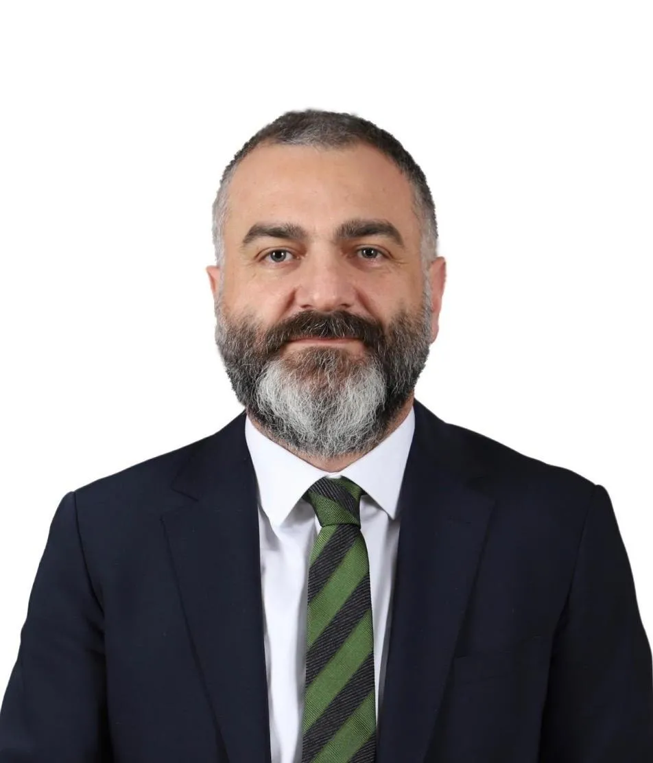 Görseldeki: Nazım Akkoyunlu