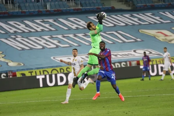 Trabzonspor 4-1 Ankaragücü MAÇ SONUCU ÖZET Fırtına sert esti