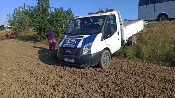 samsunda-feci-kaza-otomobil-park-halindeki-kamyonete-carpti-1-kisi-hayatini-kaybetti-1655571176698.jpg Samsun’da feci kaza! Otomobil park halindeki kamyonete çarptı 1 kişi hayatını kaybetti - 6