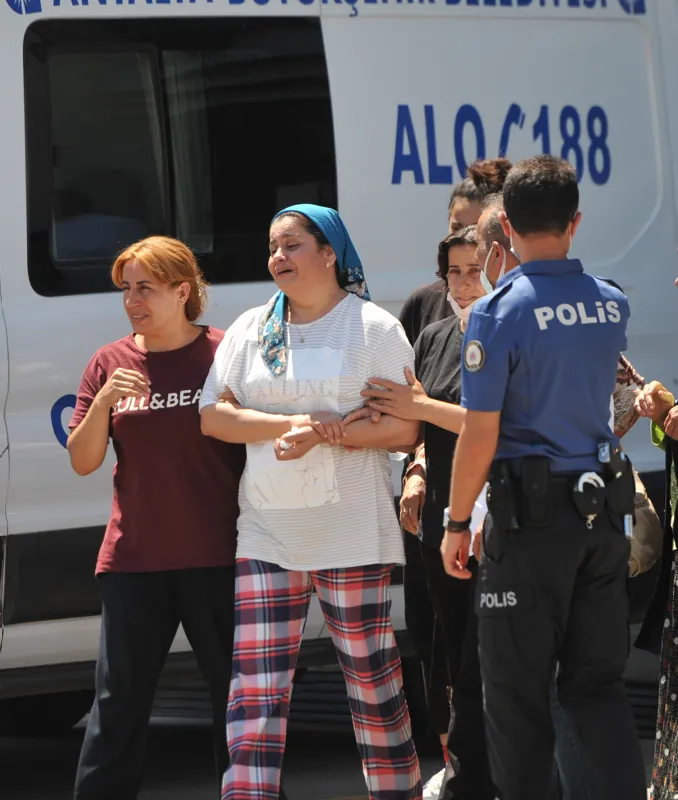 Düğünde dans ederken fenalaşan İrem'den kahreden haber: Hastanede yaşamını yitirdi! Annesinin sözleri yürek dağladı - 5