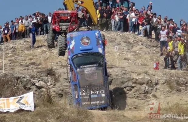 Yarışta göle uçan cip pilotu boğulmaktan son anda kurtarıldı 1