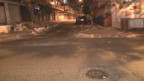 1660446285374.jpg Kağıthane'de dehşet anları! Motosikletle önünü kestikleri şahsı öldüresiye dövdüler - 1