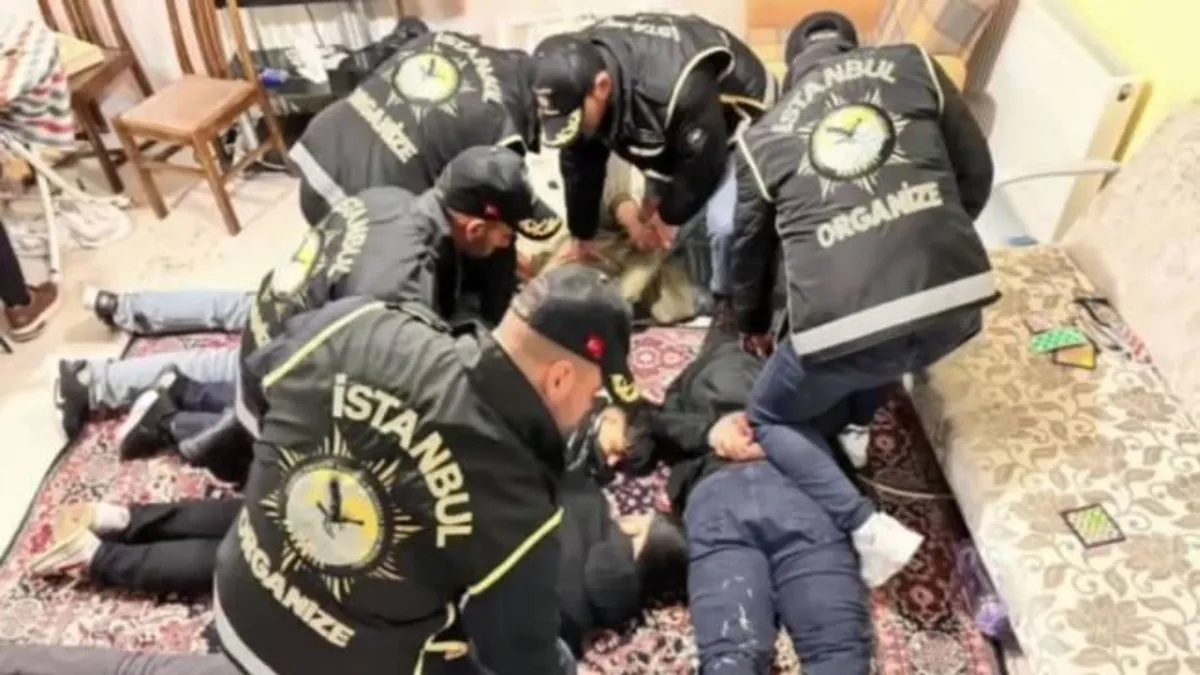 Bakan Yerlikaya duyurdu! İnterpol kırmızı bültenle arıyordu: Toplam 128 kişi yakalandı