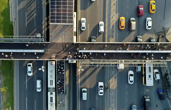İstanbul’da trafik çilesi! D-100 Karayolu ve TEM’de trafik durma noktasına geldi