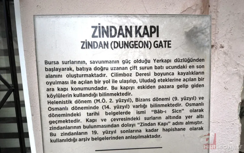 Bursa’da Zindan Kapı'nın tarihi surları üzerine ev yapmışlar 11