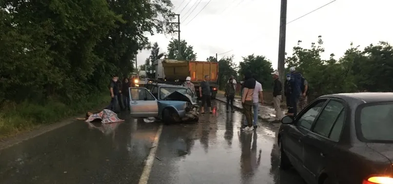Hatalı sollama yapan TIR dehşet saçtı!