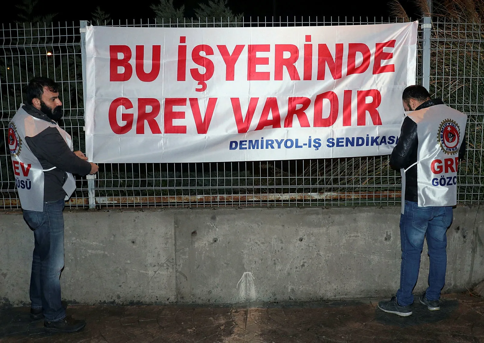 İZBAN'da grev başladı, yolcular geri döndü!