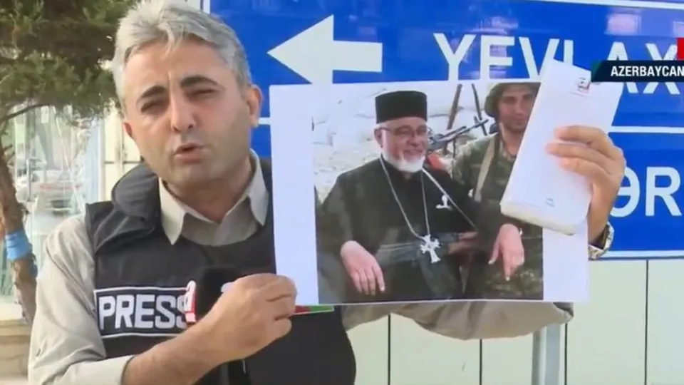 Son dakika: İşgalci Ermenistan'ın gerçek yüzü! Eli silahlı papazlar ve çocuklar cephede