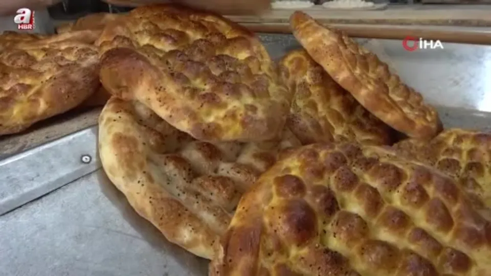 7 metrelik pide görenleri hayrete düşürdü