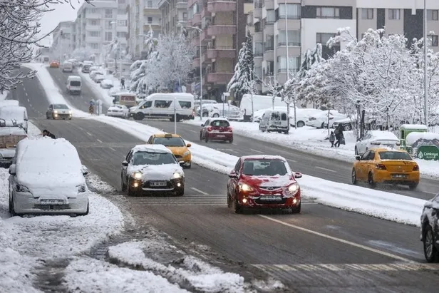 Yarın İstanbul’da okullar var mı? 14 Mart Pazartesi İstanbul’da okullar tatil olacak mı? İstanbul Valisi Ali Yerlikaya son açıklamaları...