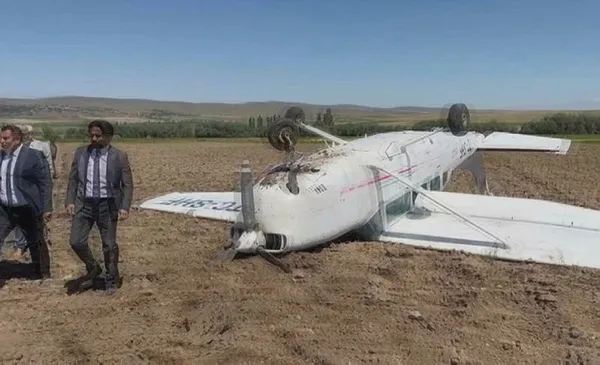 Son dakika | Aksaray'da eğitim uçağı düştü! Pilotlardan iyi haber - 3