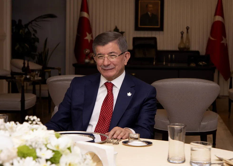 yarinin-turkiyesi-dediler-tozlu-raflara-kalktilar-6li-masanin-hazin-sonu-peki-simdi-neredeler-1785709057738.jpg "Yarının Türkiye'si" dediler, tozlu raflara kalktılar! 6'lı masanın hazin sonu: Peki şimdi neredeler? - 6