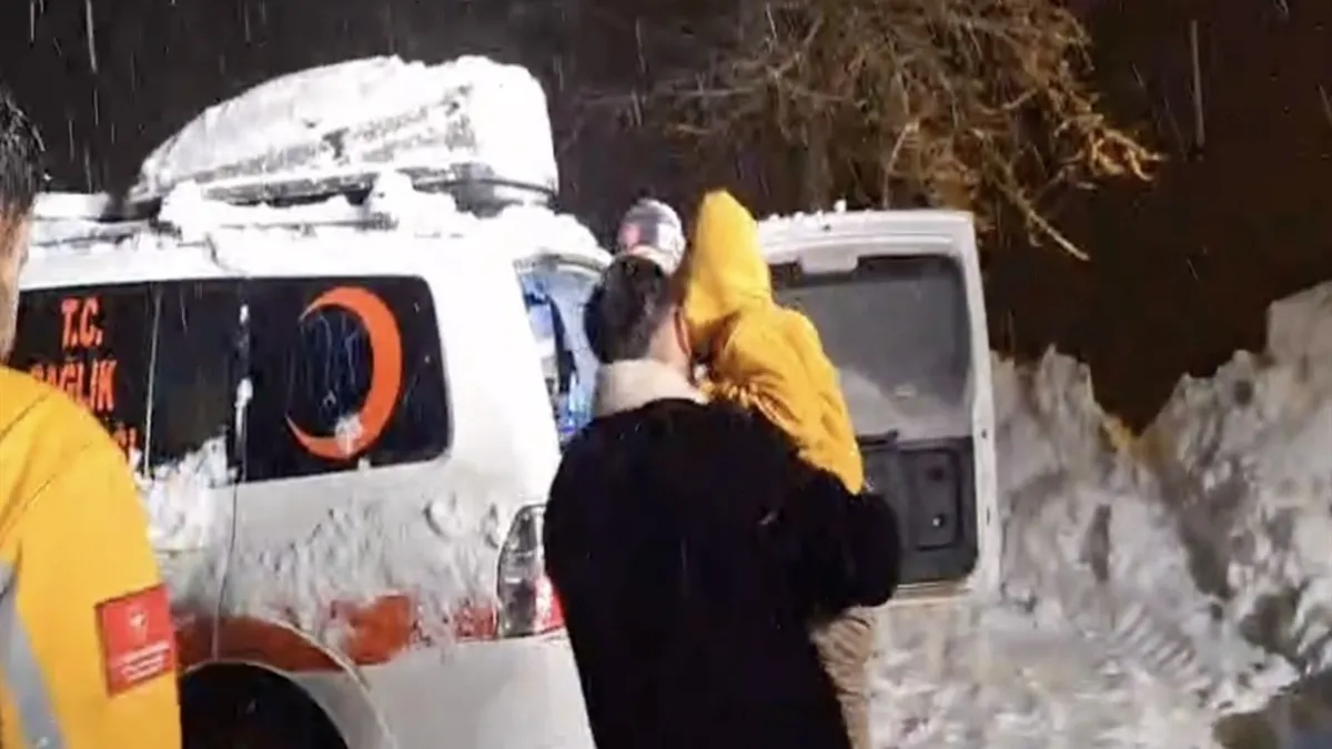 Rahatsızlanan çocuğun imdadına ekipler yetişti