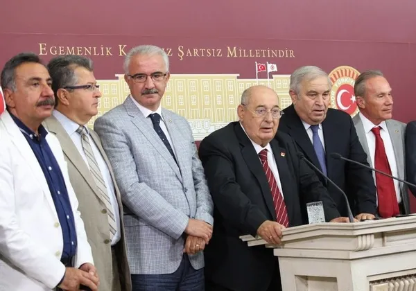 CHP'de değişim rüzgarı! Partinin önde gelen isminden Kılıçdaroğlu'na yaylım ateşi: Gitmeli - 3
