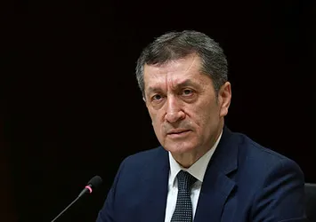 Bakan Selçuk: 23 Nisan coşkusunu evden hissedebileceğimiz program hazırladık