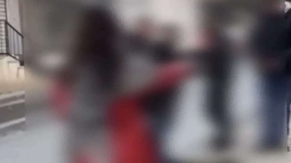 Taciz iddiasına meydan dayağı! O anlar kameraya yansıdı