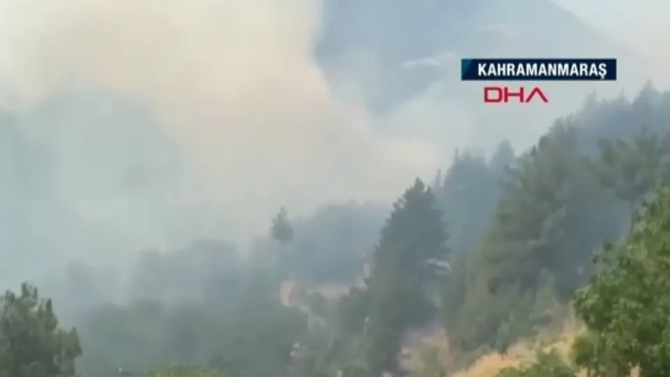 Kahramanmaraş’ta orman yangını! Onikişubat ilçesindeki yangına ekiplerin müdahalesi devam ediyor