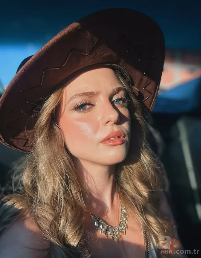 Görenler ayırt edemedi! İpek Filiz Yazıcı’nın kendisine ikizi kadar benzeyen kardeşi 3