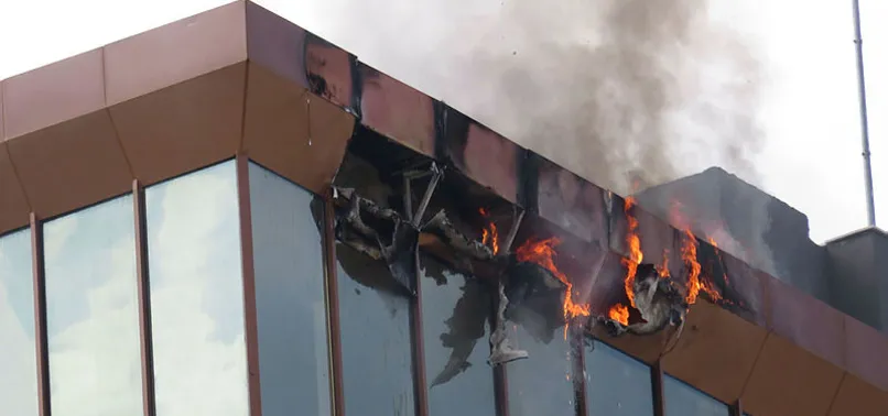 Son dakika: Kadıköy Kozyatağı'nda 10 katlı iş merkezinde korkutan yangın