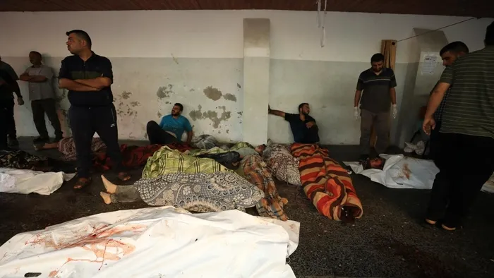 Gazze’de vahşeti gözler önüne seren görüntü! Bütünlüğü bozulmuş ceset parçaları plastik poşetlere konuldu