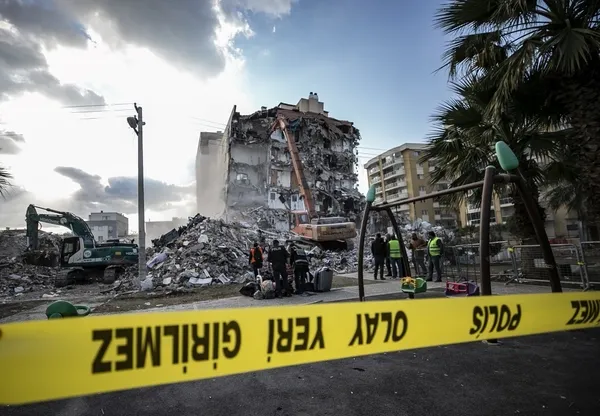 Son dakika: İzmir'deki deprem soruşturmasında 7 tutuklama - 6