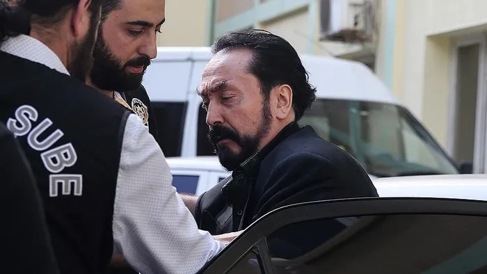 son-dakika-adnan-oktar-silahli-suc-orgutu-davasinda-flas-karar-1647359312100.jpg Son dakika: Adnan Oktar silahlı suç örgütü davasında flaş karar - 1
