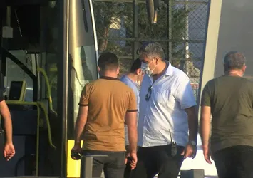 İstanbul'da Beylikdüzü-Avcılar seferini yapan metrobüse kurşun isabet etti