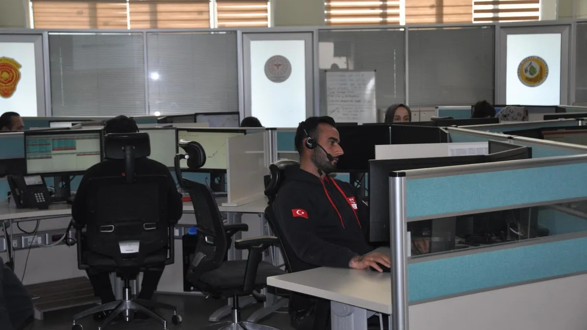 112 çalışanlarının zorlu mesaisi! Gereksiz yere aradılar: Kuşum öldü