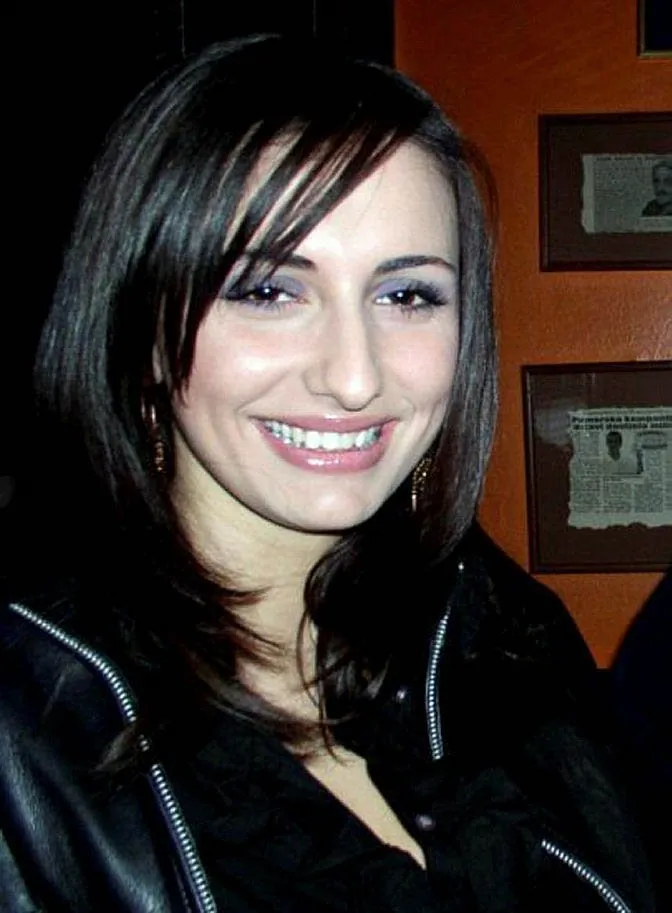 Asli Enver Ile Murat Boz Un Sosyal Medyayi Sallayan Fotografi
