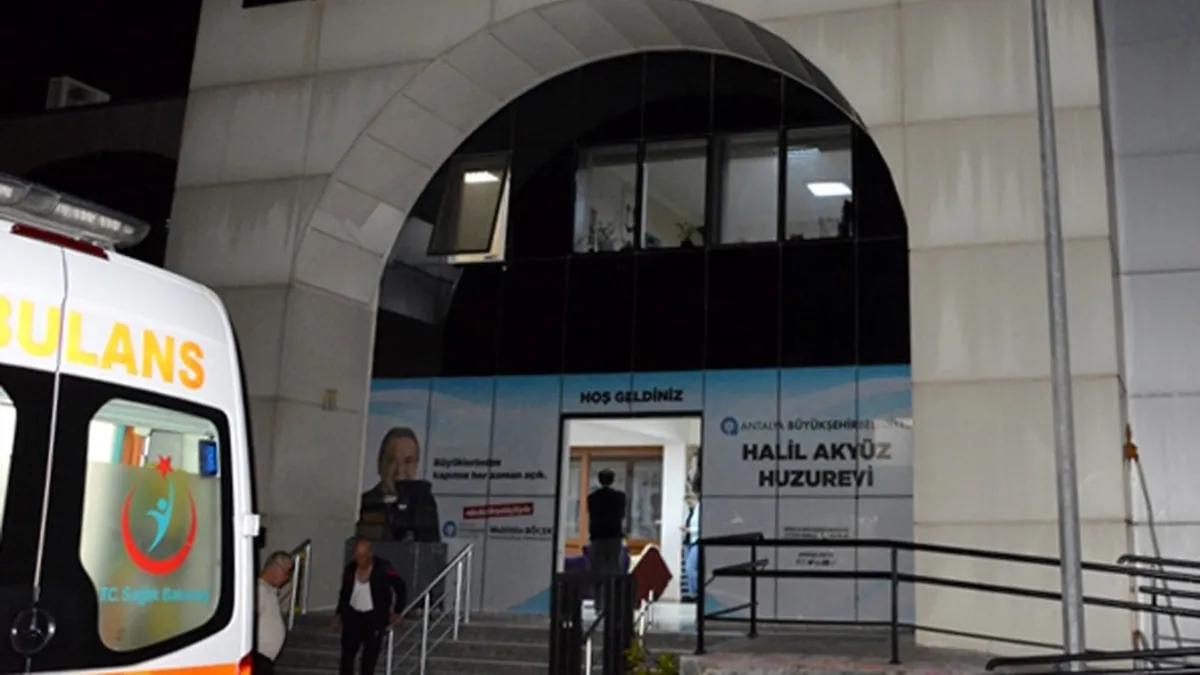 Antalya'da huzurevinde bıçaklı saldırı! Ölü ve yaralılar var