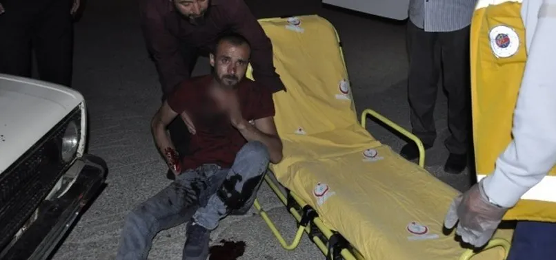 Boynuna saplanan bıçakla hastaneye kaldırıldı