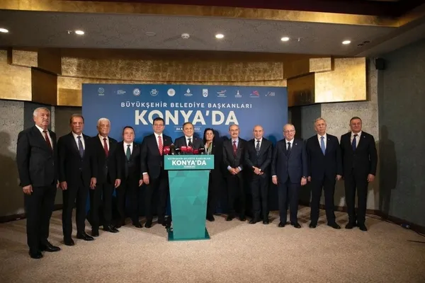 Saraçhane şovu sonrası Meral Akşener’e bir darbe daha! CHP’li 11 büyükşehir belediye başkanından ortak bildiri: Kılıçdaroğlu’na sonuna kadar güveniyoruz