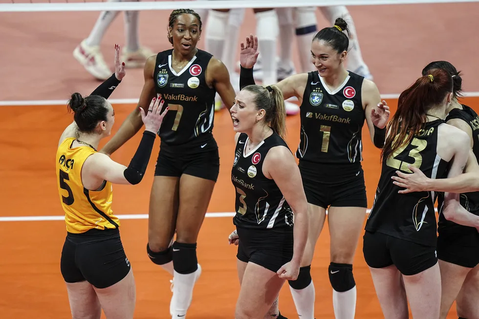 avrupanin-zirvesinde-7-sampiyonluk-turk-finalinde-kazanan-vakifbank-oldu-1777835749948.jpg Fotoğraf (AA)