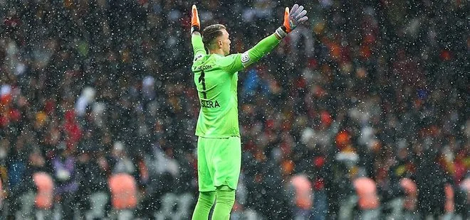 Galatasaray’da Muslera sürprizi!