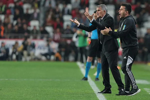 besiktasta-aboubakardan-bitmeyen-resital-antalyaspor-1-3-besiktas-mac-sonucu-1683396225054.jpg Beşiktaş'ta Aboubakar'dan bitmeyen resital! Antalyaspor 1-3 Beşiktaş (MAÇ SONUCU) - 1