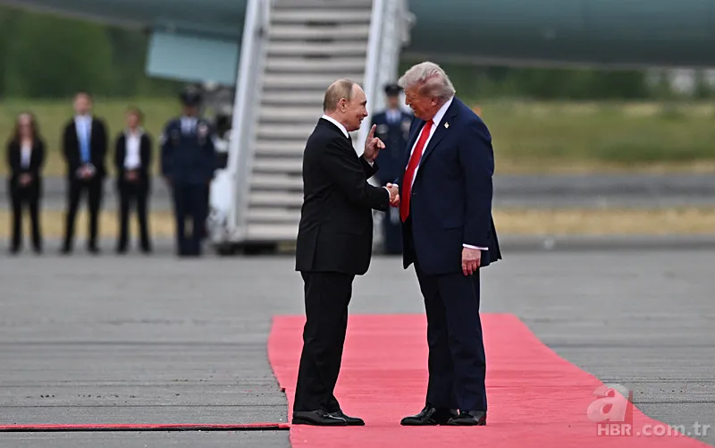 Trump-Putin zirvesinin gizli belgeleri otel yazıcısında unutuldu! Sürpriz hediye ortaya çıktı 6