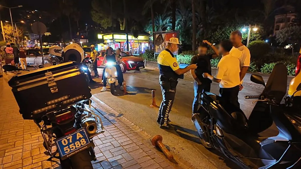 Alanya'da trafikte kuralsızlığa yer yok: 2 binin üzerinde vatandaşa cezai işlem