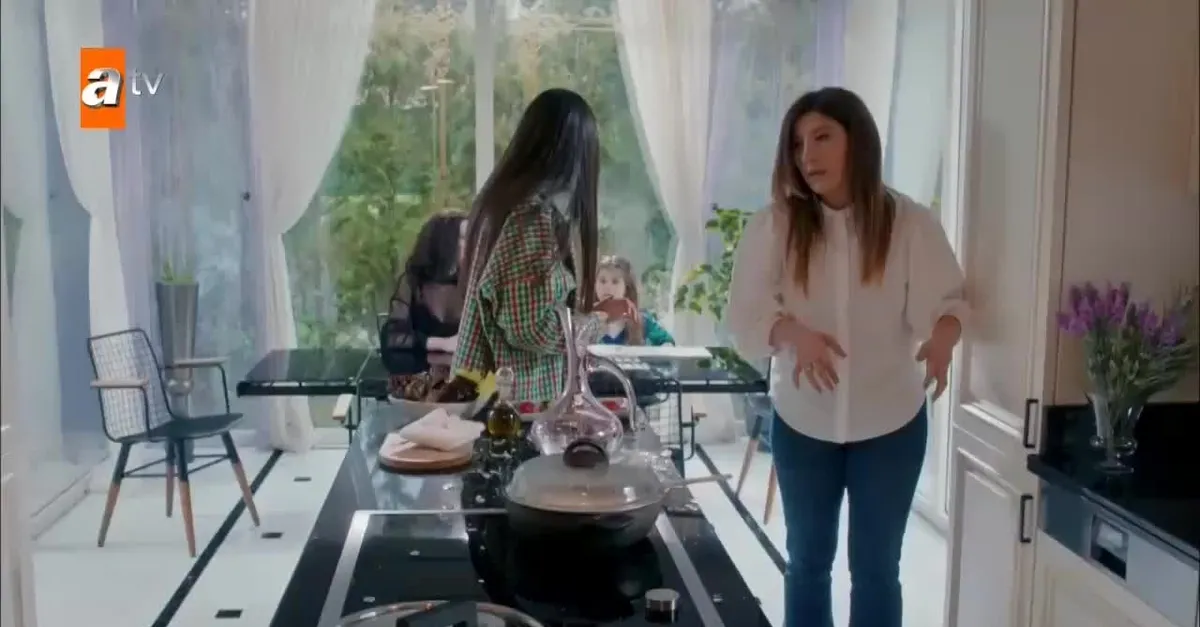 Gel Dese Aşk 4. yeni bölüm | Yasemin, Bahar ile evde karşılaşıyor!