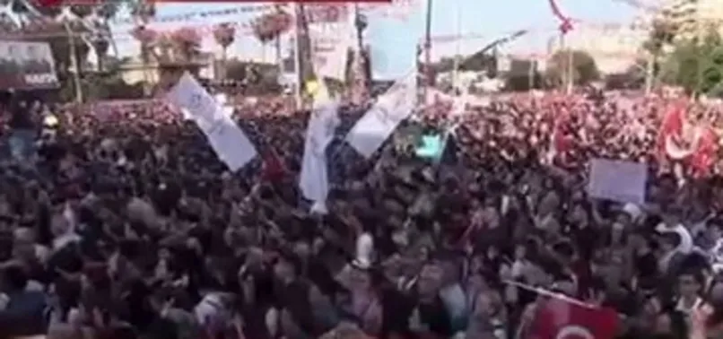 Mansur Yavaş'ın katıldığı mitingde HDP flamaları! Sözde milliyetçi Akşener ve Yavaş üç maymunu oynamaya devam ediyor