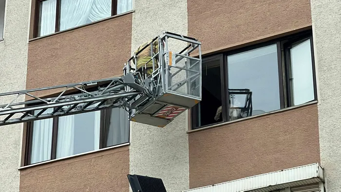 Kadıköy'de istinat duvarı çöktü: 5 katlı bina... - 4