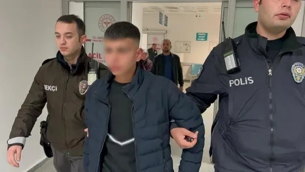 aksarayda-14-yasindaki-cocuk-abisini-bicakladi-kafam-esti-canim-sikildi-1700266731477.jpg Aksaray’da 14 yaşındaki çocuk abisini bıçakladı: Kafam esti canım sıkıldı - 2