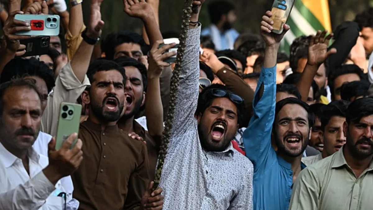 Pakistan'da protesto gerilimi: Azad Cammu Keşmir'de 9 kişi hayatını kaybetti