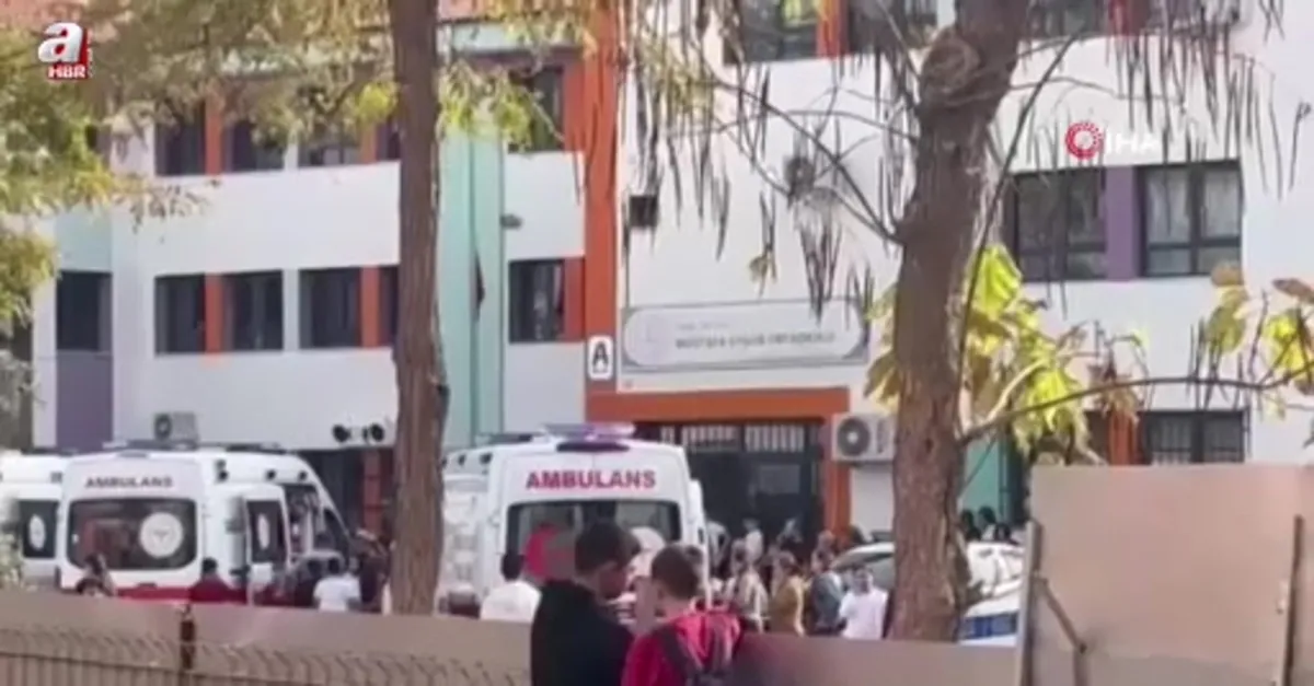 Sınıfın içinde yangın tüpü sıktılar
