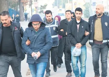 12 astsubaya FETÖ gözaltısı